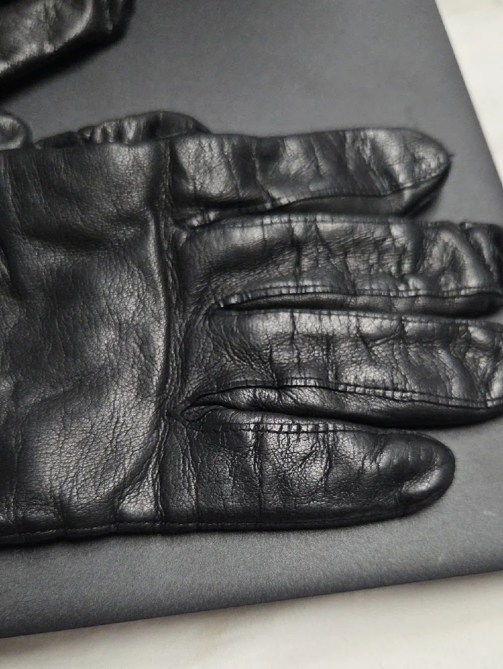 Black Leather Vintage Women Gloves Classic Winter Accessory Cashmere Lined Italy